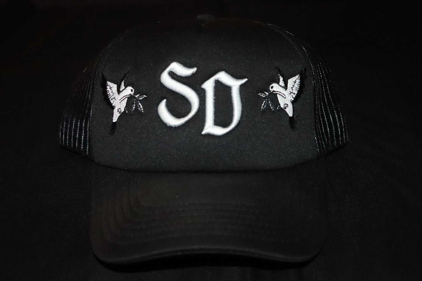 STRAIT DRIP" SD" TRUCKER HAT BLACK