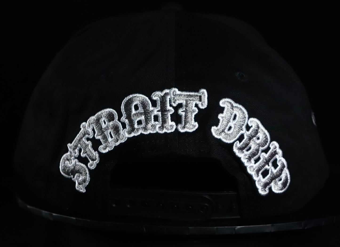 SD BLACK/WHITE FRANGIPANI SNAPBACK